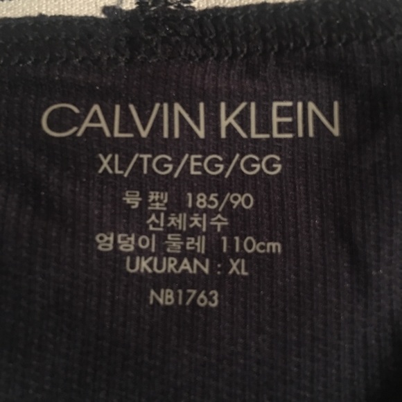 Calvin Klein - Picture 6 of 7